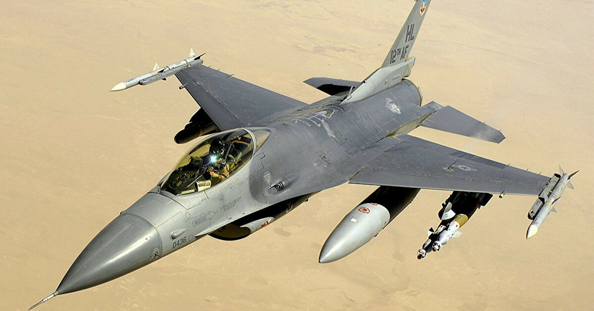 Польша готова передать Украине F-16 при одном условии