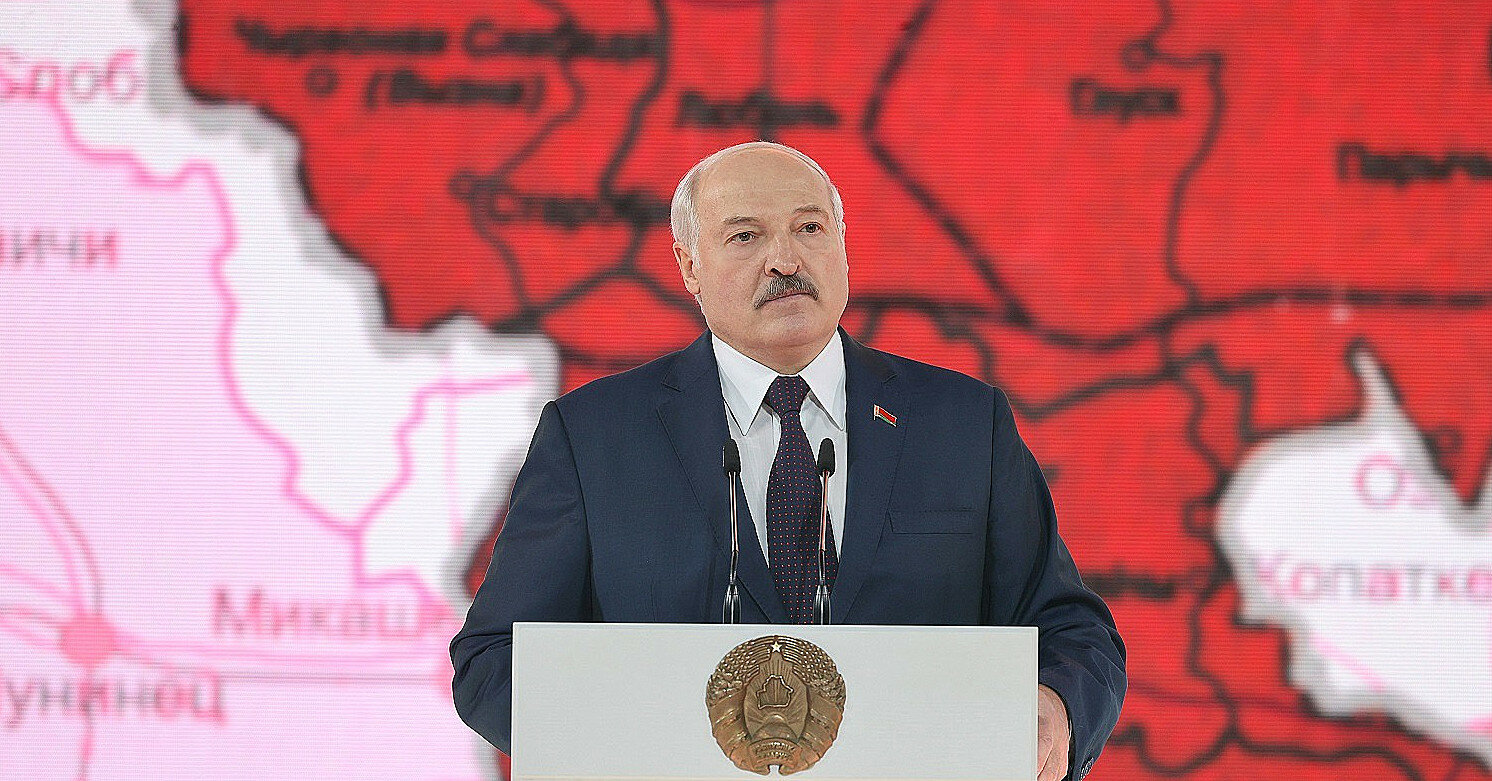 Лукашенко говорит, что Украина предлагает "пакт о ненападении"