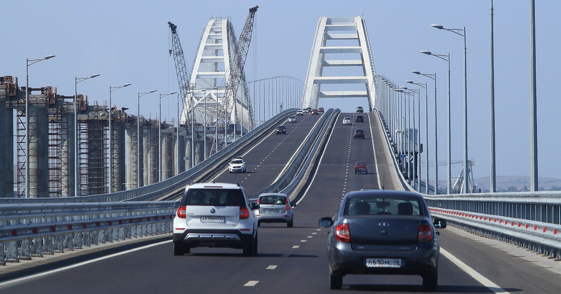 Дим не допоможе — британська розвідка про вразливість Кримського мосту