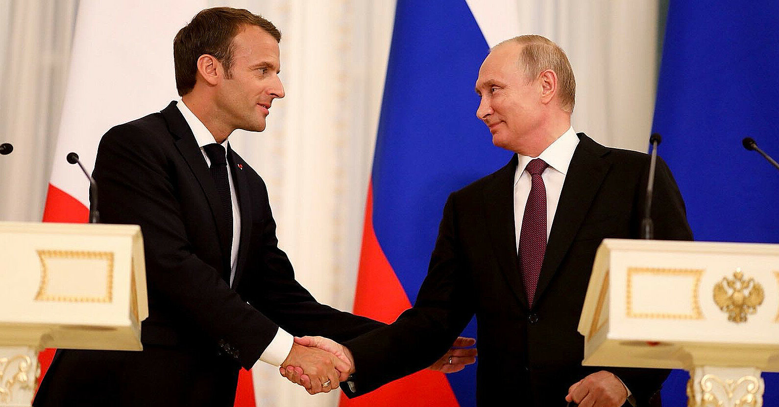 Президент Франції виступив проти арешту Путіна і назвав умову