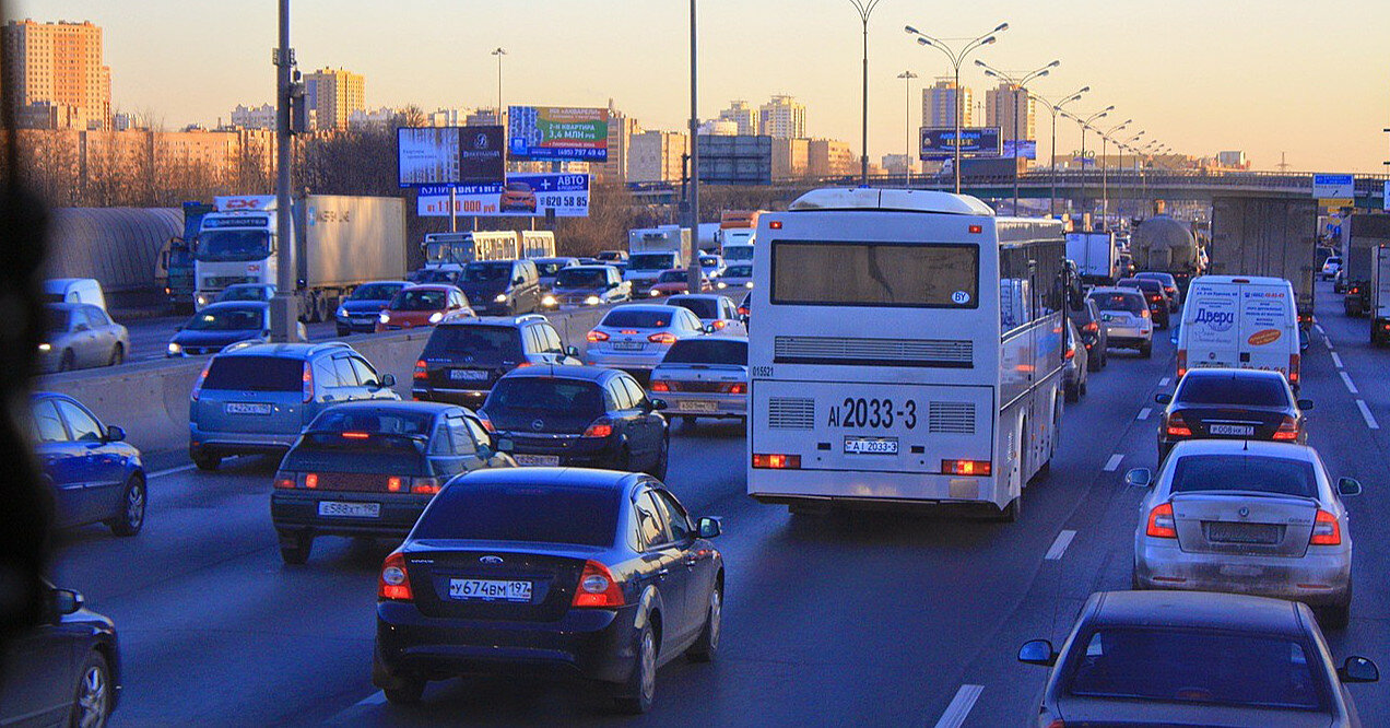 У частині Бєлгородської області РФ заборонили рух транспорту
