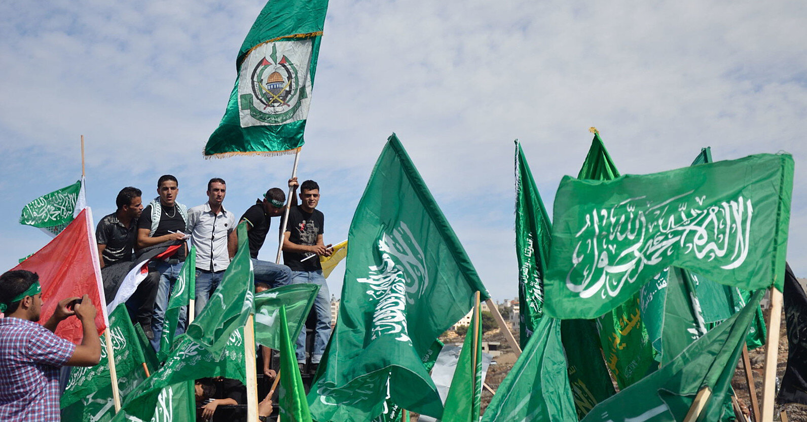 ХАМАС готував атаку на Ізраїль, координуючись по дротових телефонах - CNN