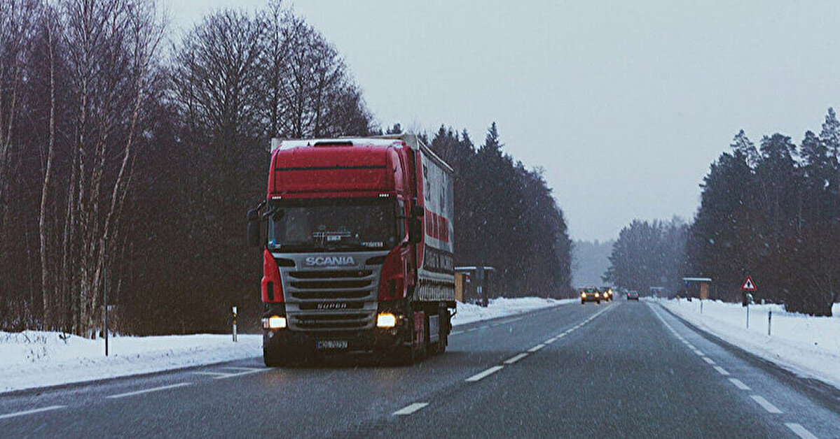 У ДПСУ розповіли, як вантажівкам об'їхати заблоковані КПП на кордоні з Польщею