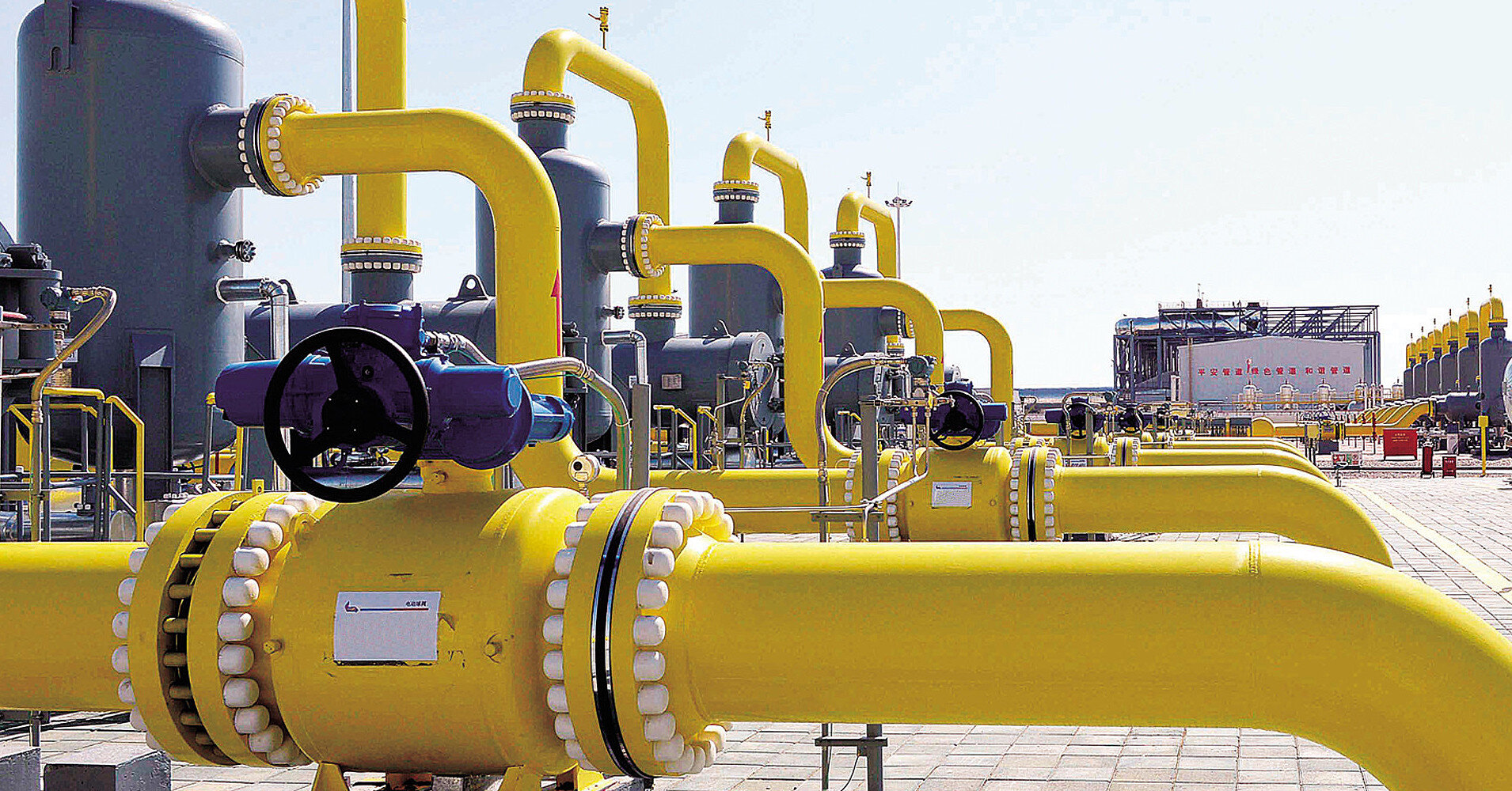 Украина уверяет в безопасности хранилищ газа после удара РФ – Bloomberg