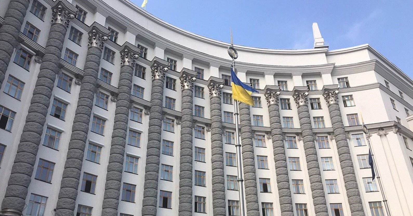 Кабмин обсуждает дополнительный налог на товары РФ, чтобы направить его Украине