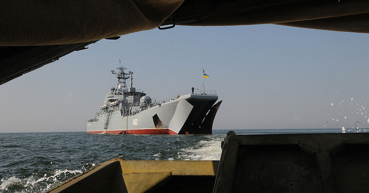 ЗСУ вдарили "Нептуном" по кораблю, який росіяни захопили у 2014 році – ВМС