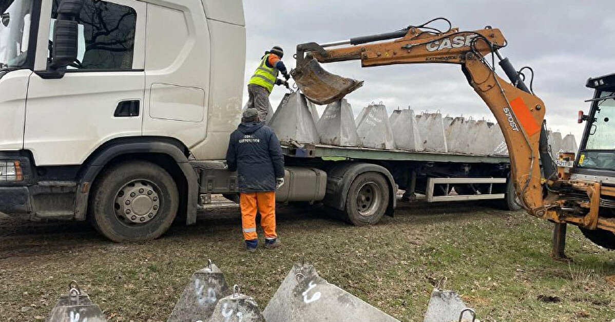 ЗСУ: На Одещині встановили понад 5 тисяч бетонних "зубів дракона"