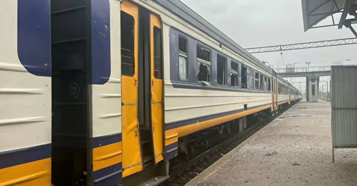 Обстріл вокзалу в Балаклії: електричка була у 15 метрах від епіцентру влучання