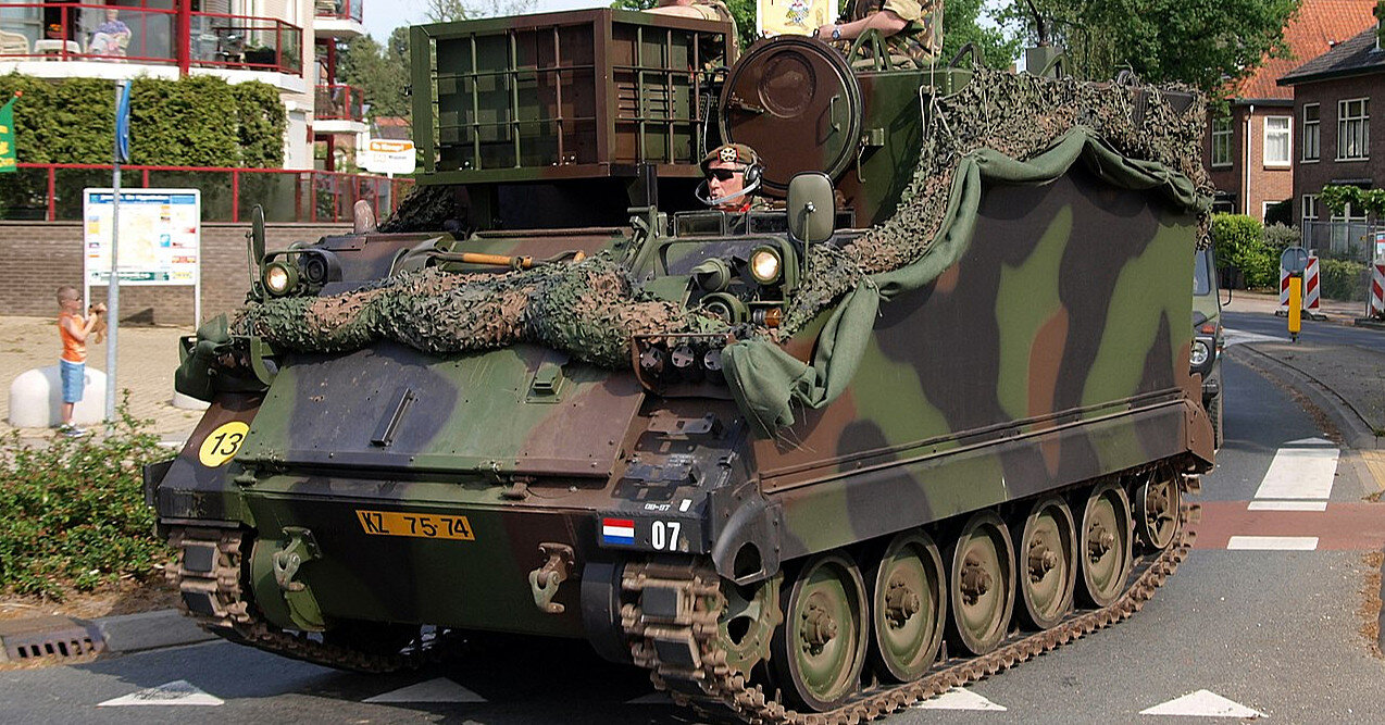 Україна отримала партію бронемашин M577 з Литви