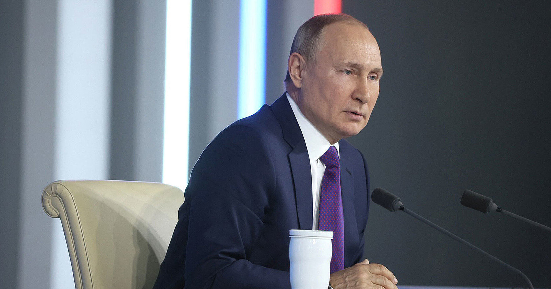 Европарламент призвал мир не считать результаты "выборов" Путина результатами