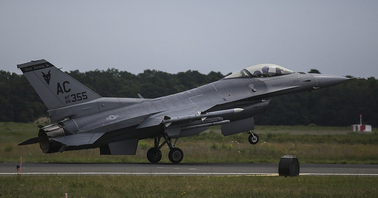 У ЗСУ розповіли, як планують захищати літаки F-16 від російських ударів