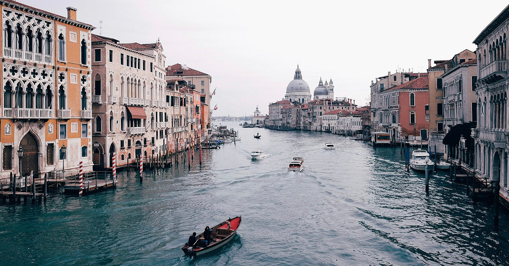 Венеция заработала на платном входе от туристов почти 1 млн евро за несколько дней