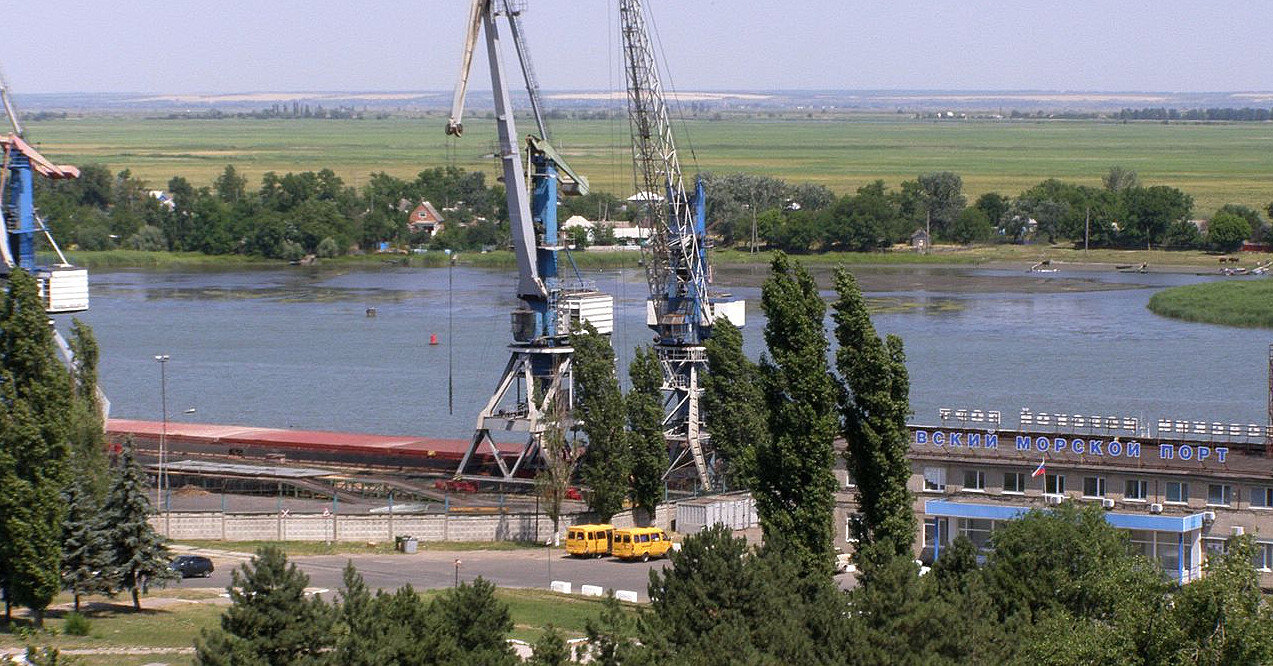 В Ростовской области загорелся порт, где грузят краденное украинское зерно