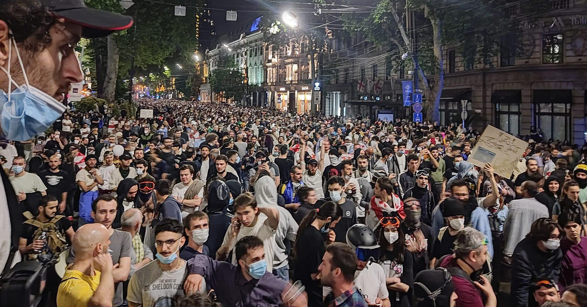 Протести у Грузії: спецпризначенці намагалися розігнати протестувальників