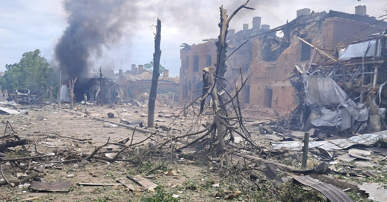 Російські війська обстріляли Лиман: поранено 8 мирних жителів