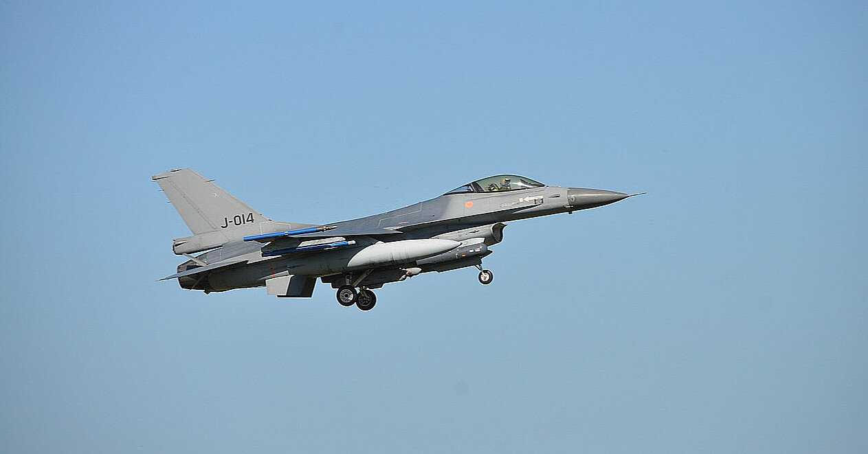 Франція зобов'язалася за два роки підготувати 26 українських пілотів F-16 - ЗМІ