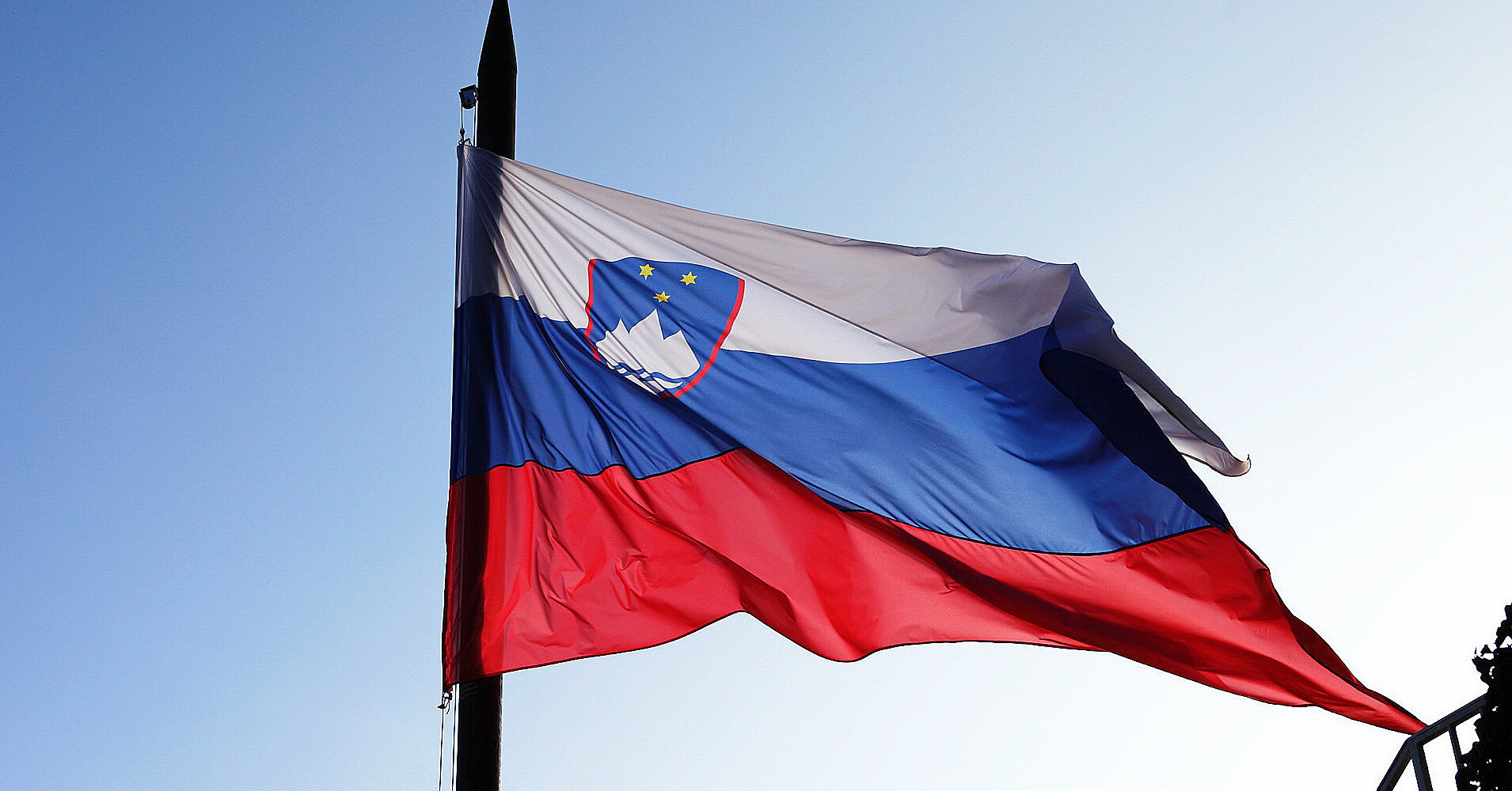 РФ массово отправляет в Словению шпионов под видом "студентов" - WSJ