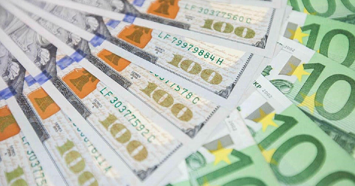 Банки увеличили ввоз наличной валюты в Украину – НБУ