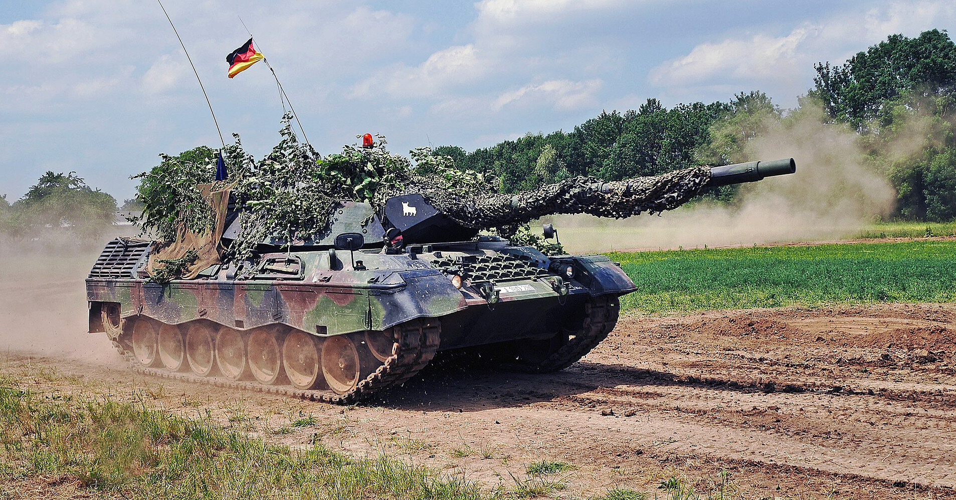 Германия и Дания передала Украине 8 танков Leopard 1A5