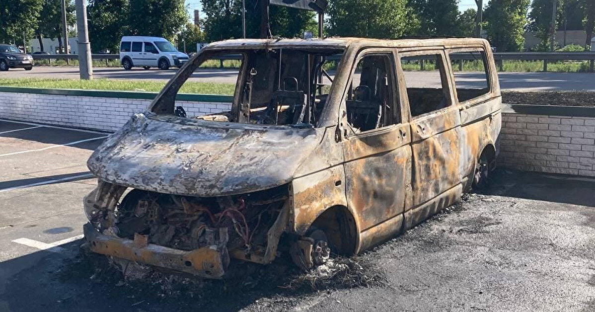 В Киеве сожгли авто медслужбы третьей штурмовой бригады