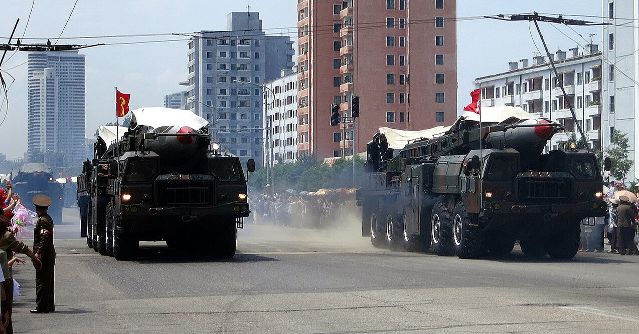КНДР второй раз за неделю запустила баллистическую ракету
