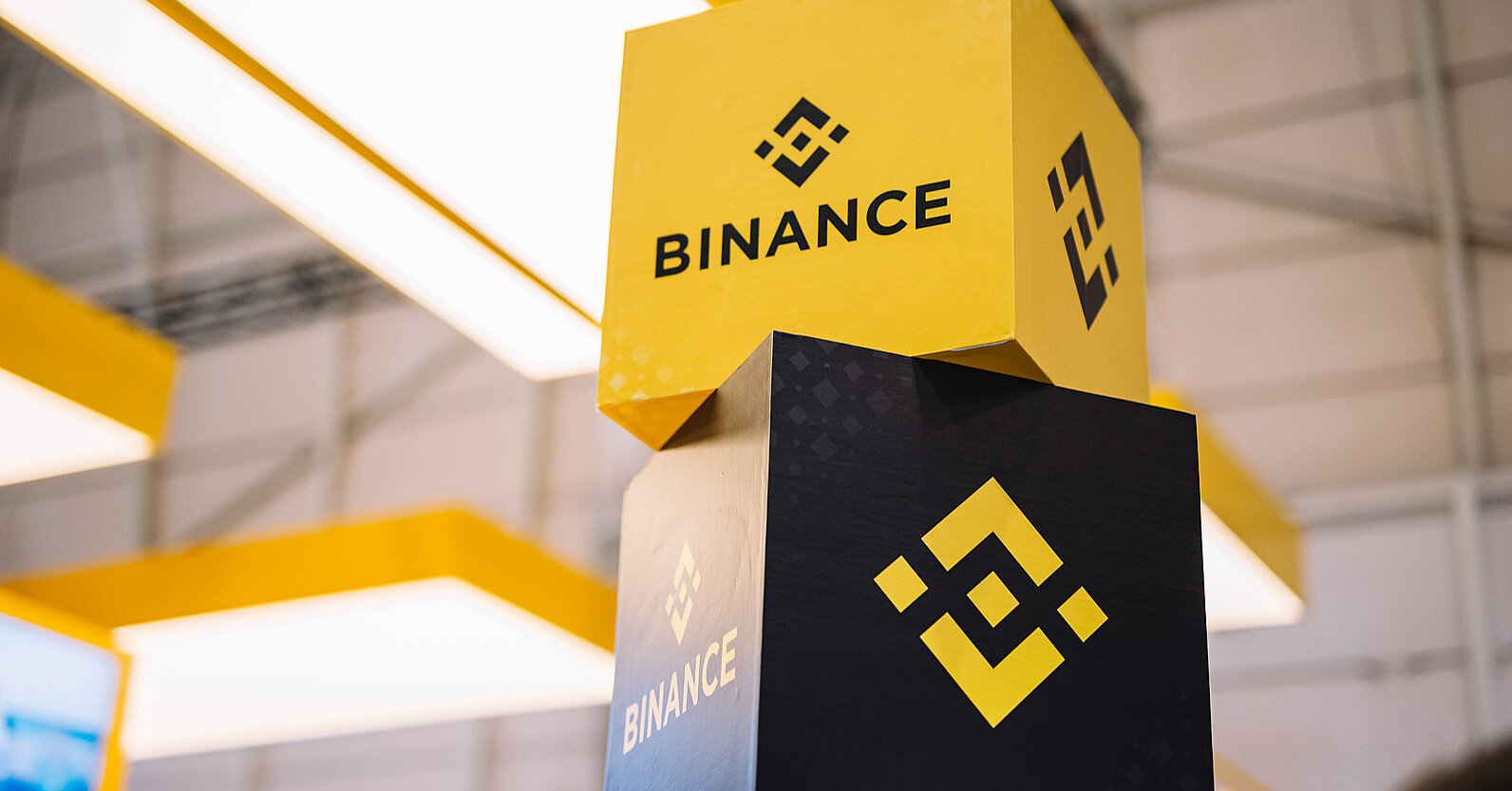 Binance та її колишнього гендиректора звинувачують у сприянні відмиванню грошей