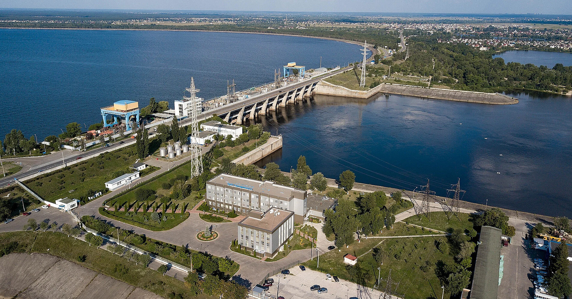 На Київській ГЕС відкривають рух через дамбу - ОВА