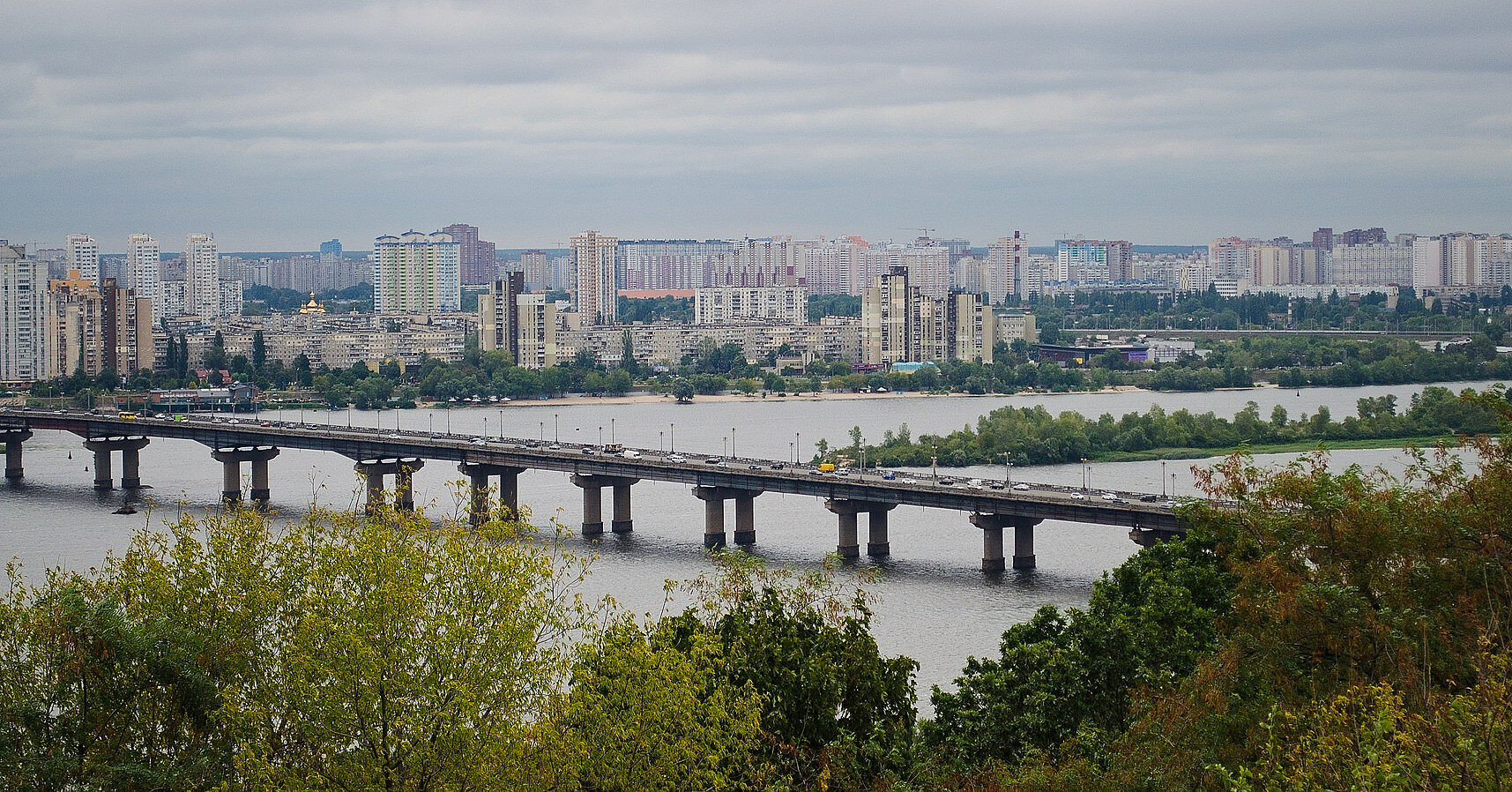 У Києві через проблеми в енергосистемі розгорнуть "Пункти незламності"