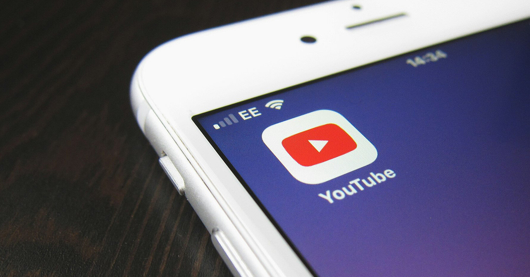 Роскомнадзор угрожает аннулировать лицензии провайдерам, ускоряющим YouTube